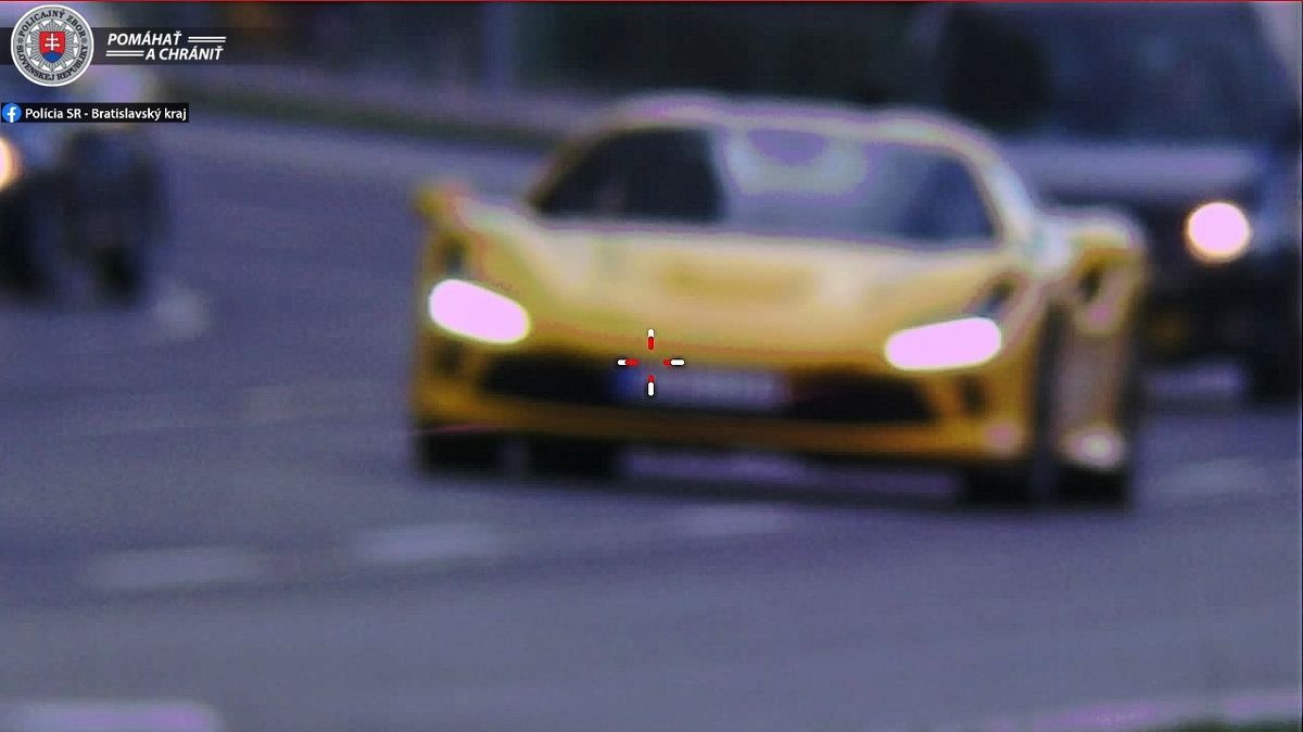 Ferrari uhánělo Bratislavou rychlostí 118 kilometrů v hodině